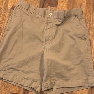 Southern Tide khaki shorts. Mens 34.